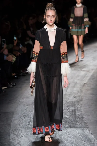Look 7